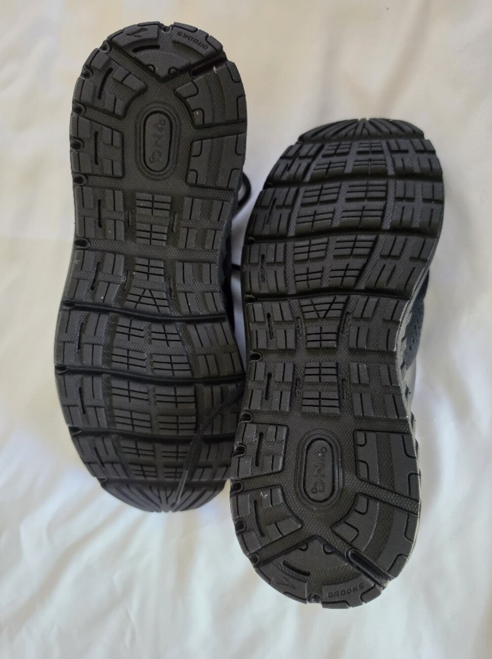 Brooks Addiction 14 Black Men's Running Shoes, Size 8.5 EE/Wide - Picture 4 of 4